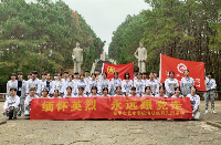 “缅怀先烈 永远跟党走”-LSTY.COM雷速体育(中国大陆)科技公司清明祭拜先烈活动